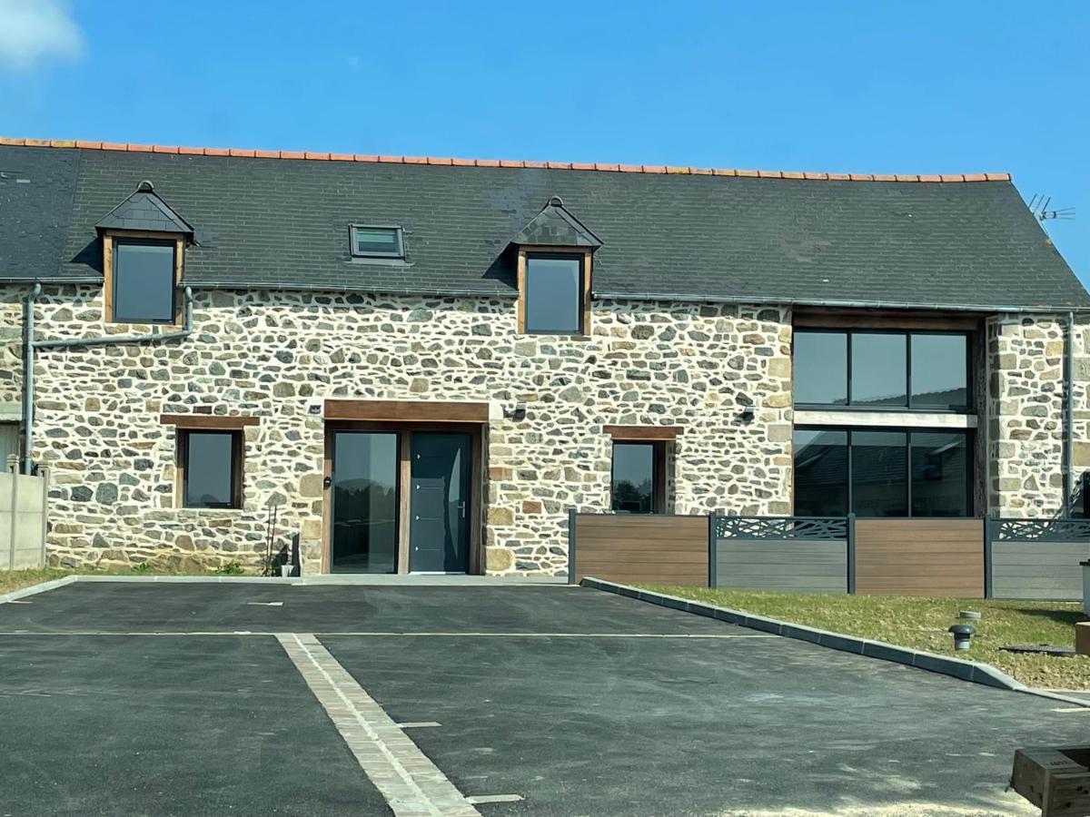 Magnifique Corps De Ferme Renove Avec Jacuzzi Villa Hillion ภายนอก รูปภาพ